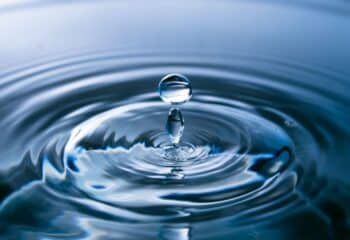 Właściwości wody demineralizowanej i jej zastosowanie w laboratorium
