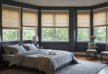 Rolety rzymskie dla sypialni — jak zapewnić całkowite zaciemnienie?